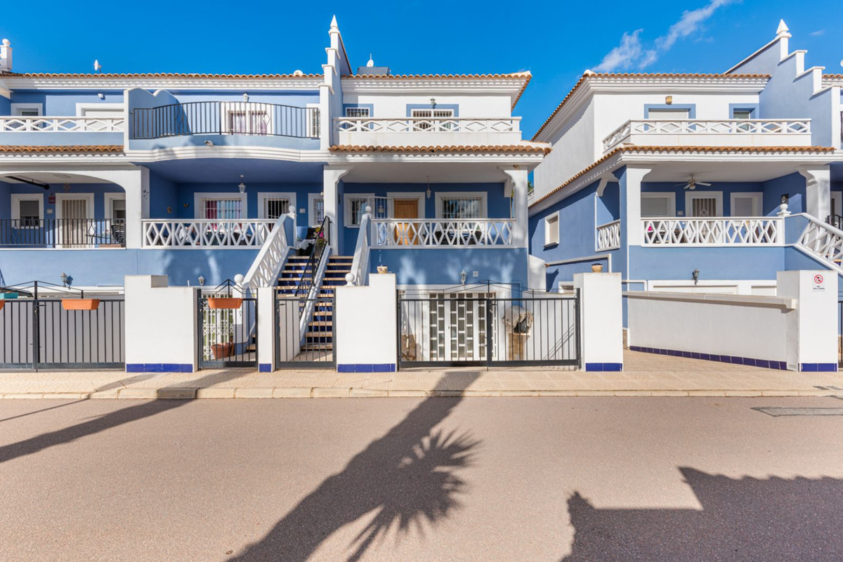 For sale - 4 Bedroom 4 Bathroom Townhouse in Ciudad Quesada  - Ciudad Quesada  - Alicante