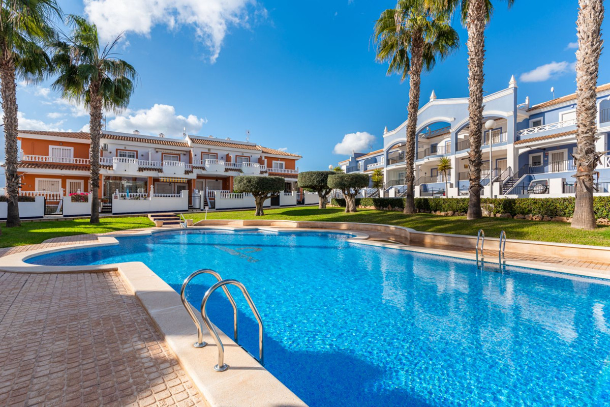 For sale - 4 Bedroom 4 Bathroom Townhouse in Ciudad Quesada  - Ciudad Quesada  - Alicante