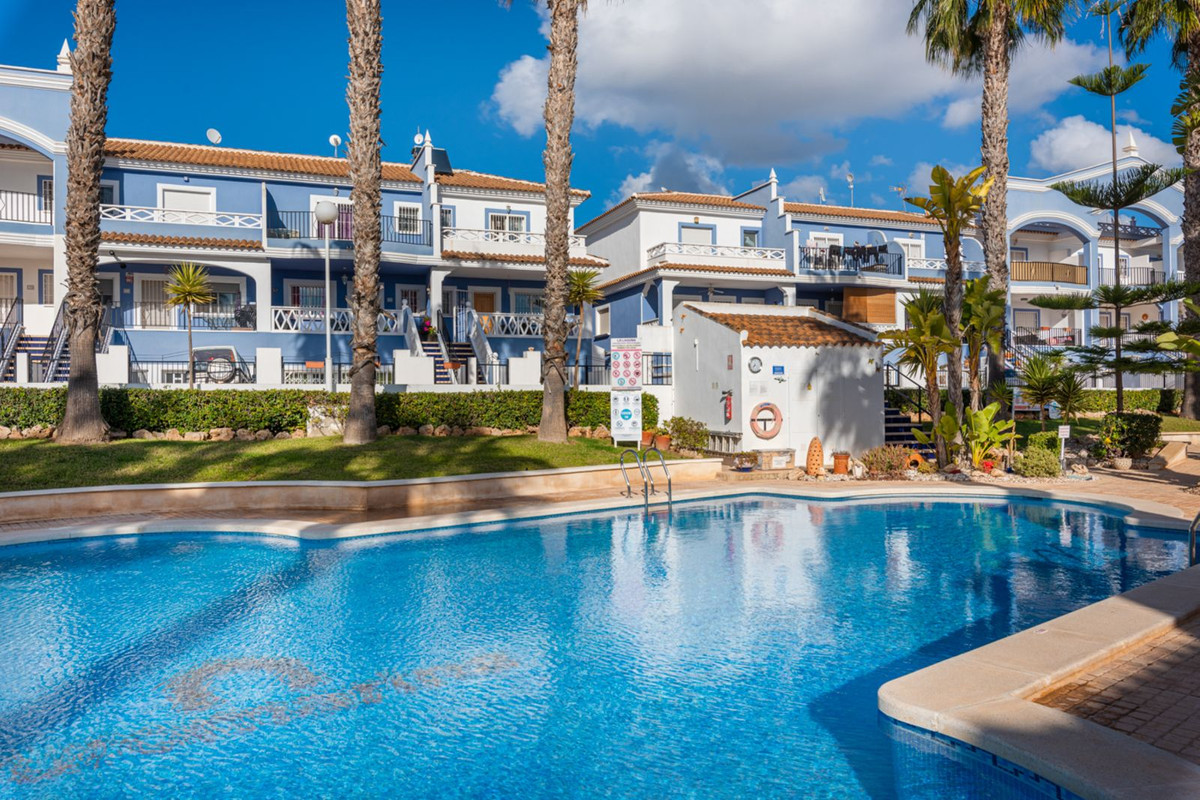 For sale - 4 Bedroom 4 Bathroom Townhouse in Ciudad Quesada  - Ciudad Quesada  - Alicante