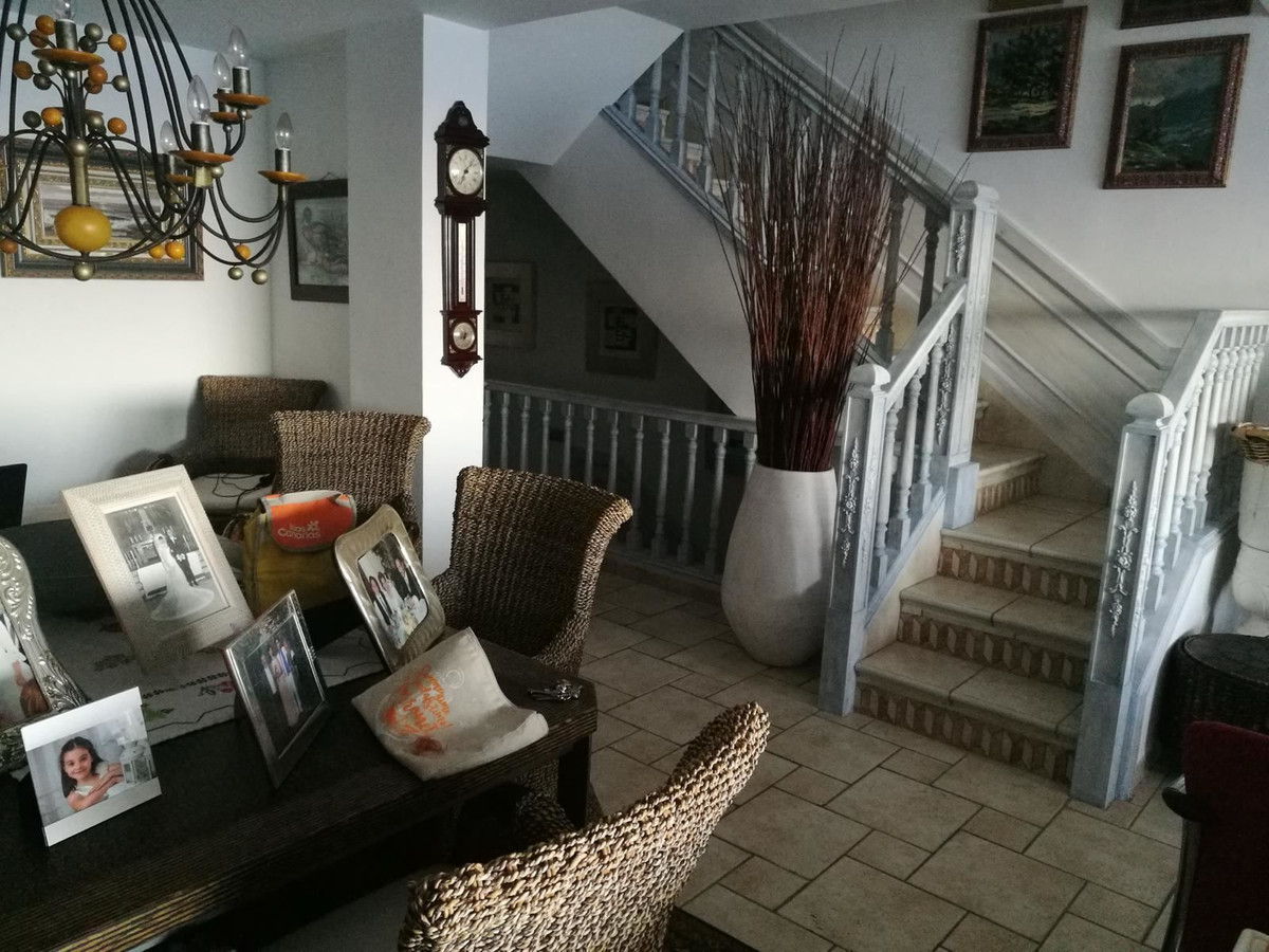 For sale - 4 Bedroom 4 Bathroom House - Detached Villa in Santa Pola - Santa Pola Centro  - Alicante