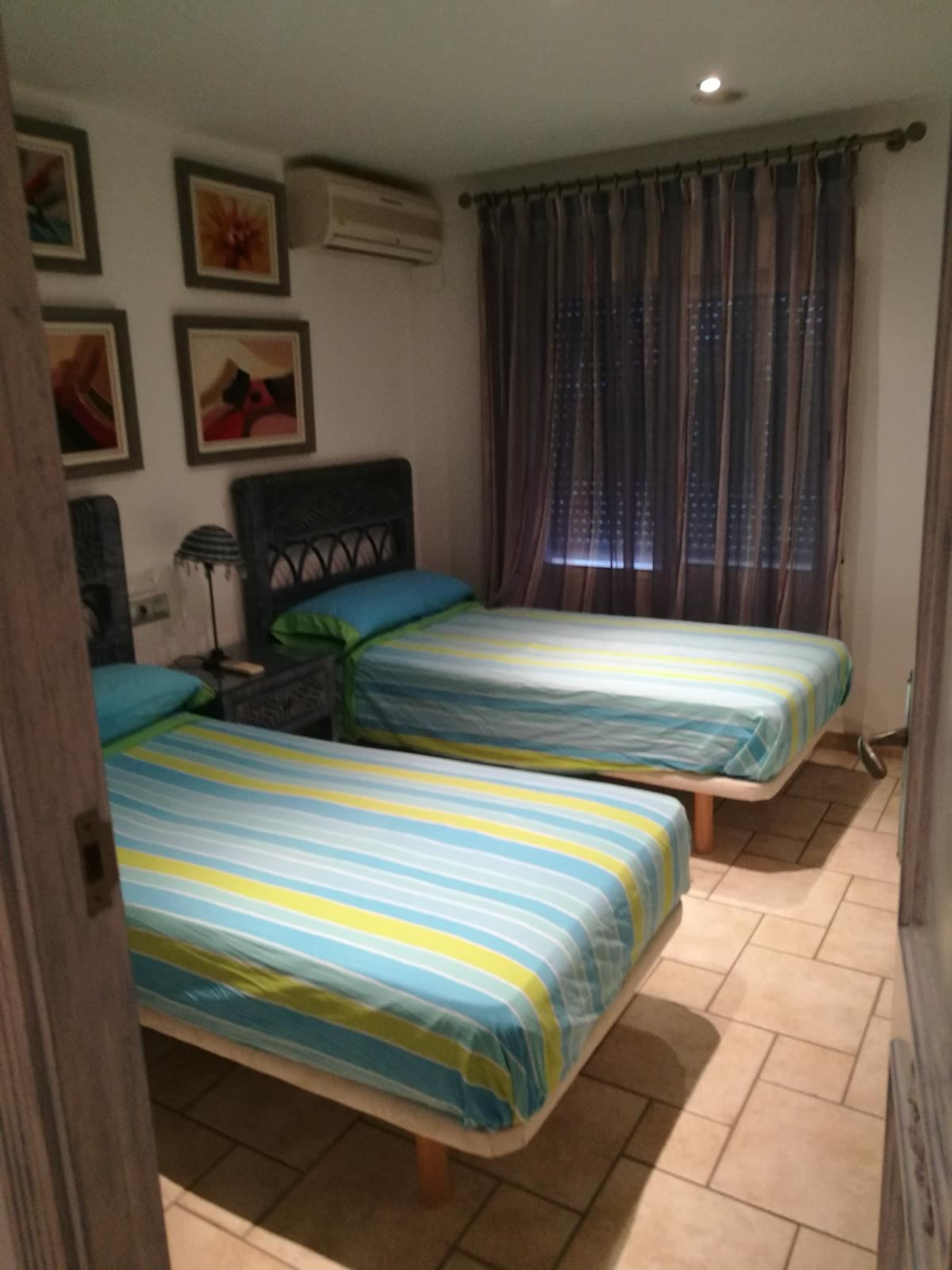 For sale - 4 Bedroom 4 Bathroom House - Detached Villa in Santa Pola - Santa Pola Centro  - Alicante