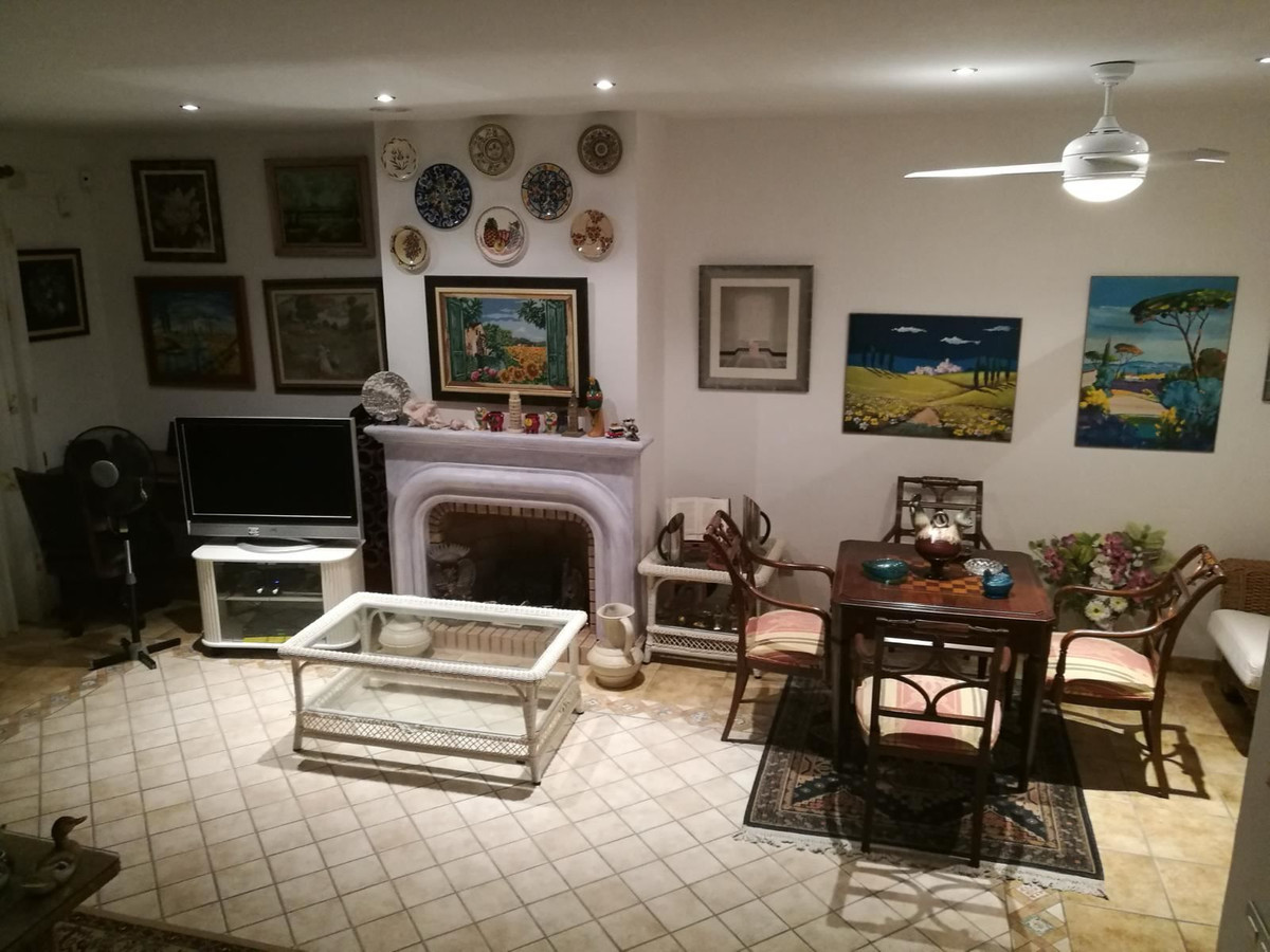 For sale - 4 Bedroom 4 Bathroom House - Detached Villa in Santa Pola - Santa Pola Centro  - Alicante