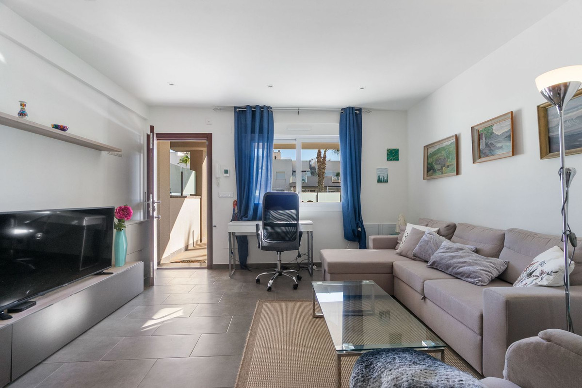 For sale - 2 Bedroom 2 Bathroom Apartment - Ground Floor Apartment in Torrevieja - Torrevieja Centro  - Alicante