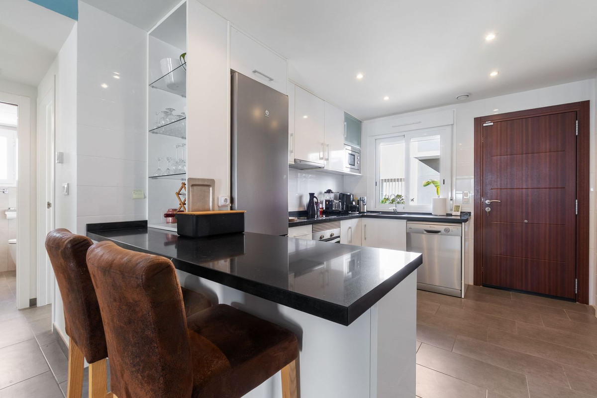 For sale - 2 Bedroom 2 Bathroom Apartment - Ground Floor Apartment in Torrevieja - Torrevieja Centro  - Alicante