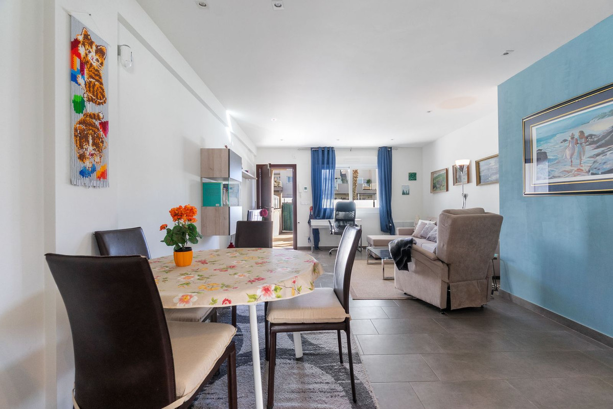 For sale - 2 Bedroom 2 Bathroom Apartment - Ground Floor Apartment in Torrevieja - Torrevieja Centro  - Alicante