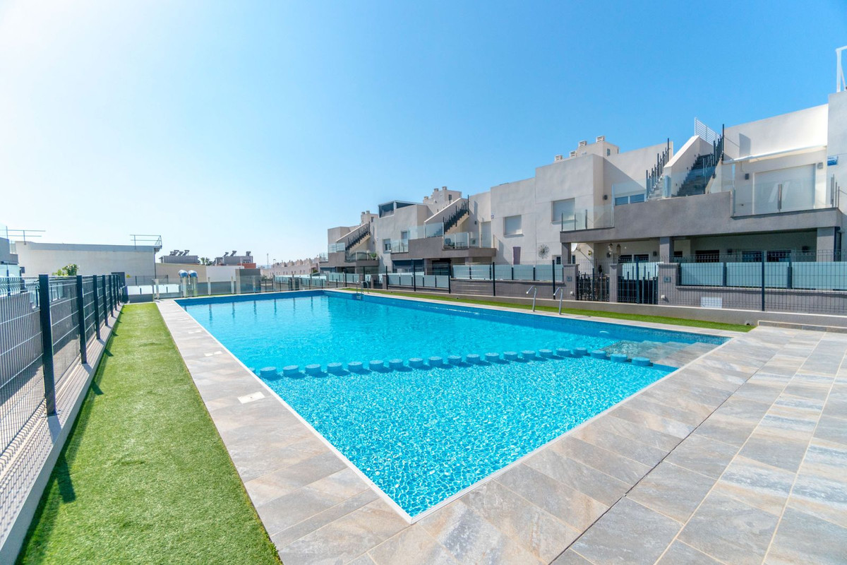 For sale - 2 Bedroom 2 Bathroom Apartment - Ground Floor Apartment in Torrevieja - Torrevieja Centro  - Alicante