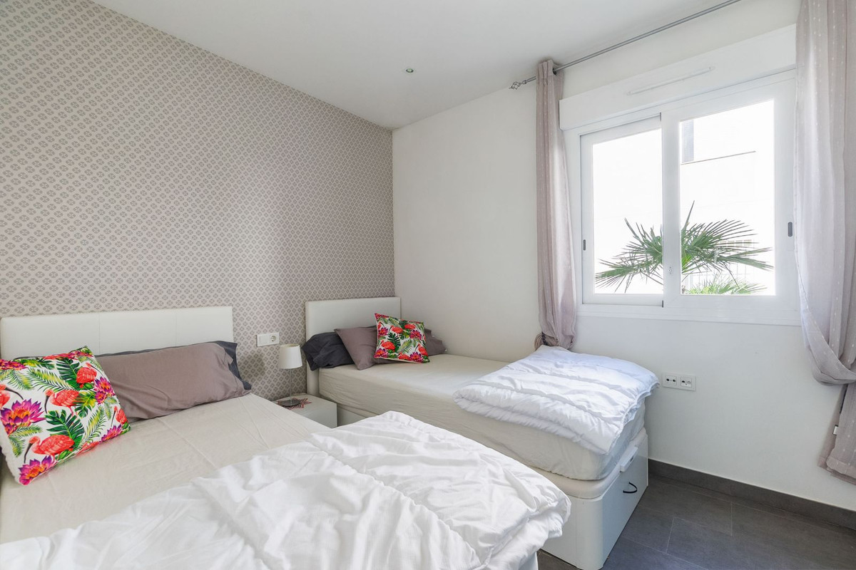 For sale - 2 Bedroom 2 Bathroom Apartment - Ground Floor Apartment in Torrevieja - Torrevieja Centro  - Alicante