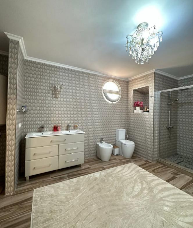 For sale - 5 Bedroom 3 Bathroom House - Detached Villa in Orihuela - Campoamor  - Alicante