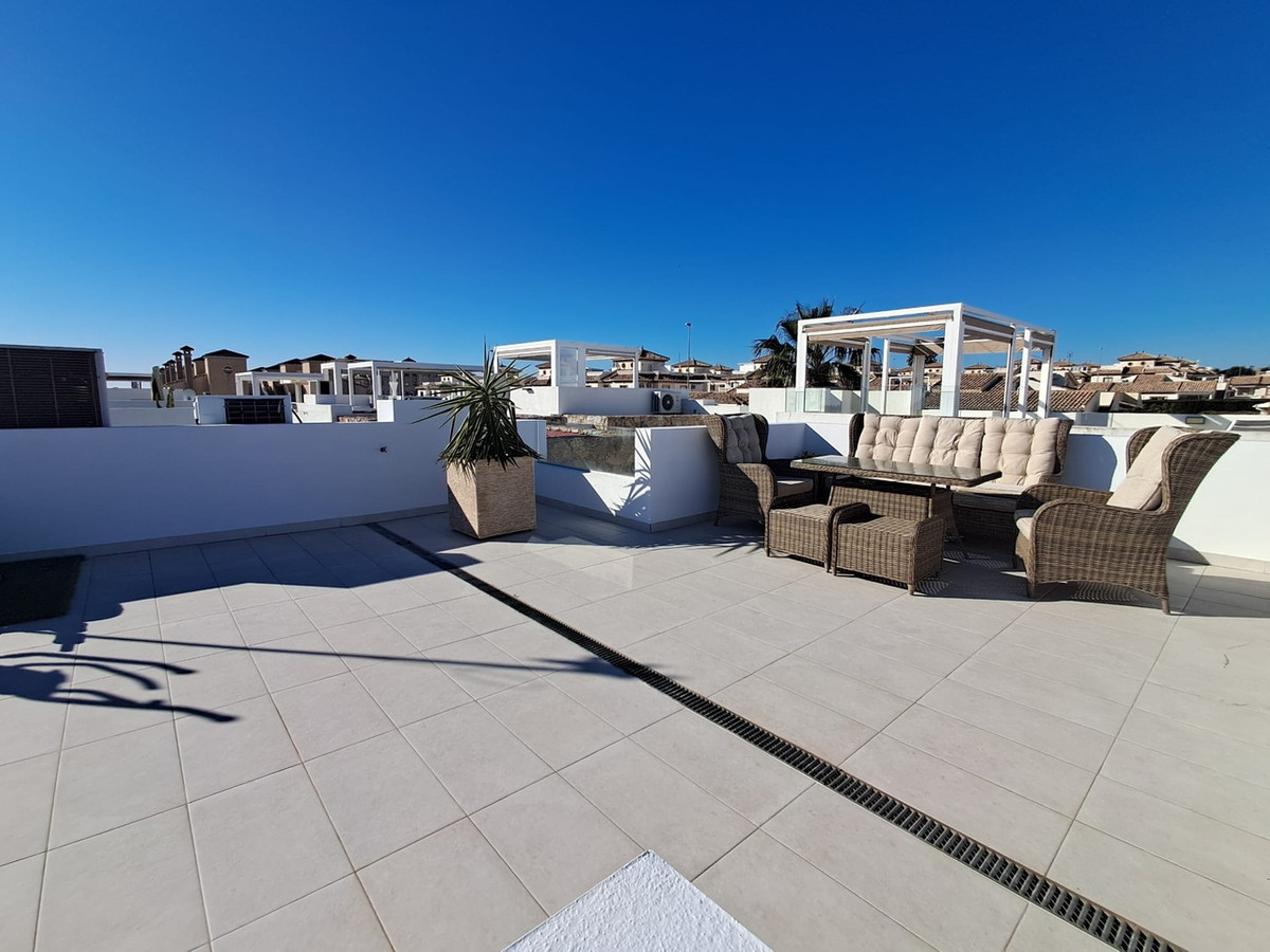 Sold - 3 Bedroom 2 Bathroom Detached Villa in Lomas de Cabo Roig - Cabo Roig  - Alicante