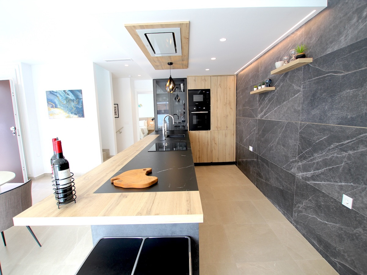 Sold - 3 Bedroom 4 Bathroom House - Detached Villa in Algorfa - Algorfa Centro  - Alicante