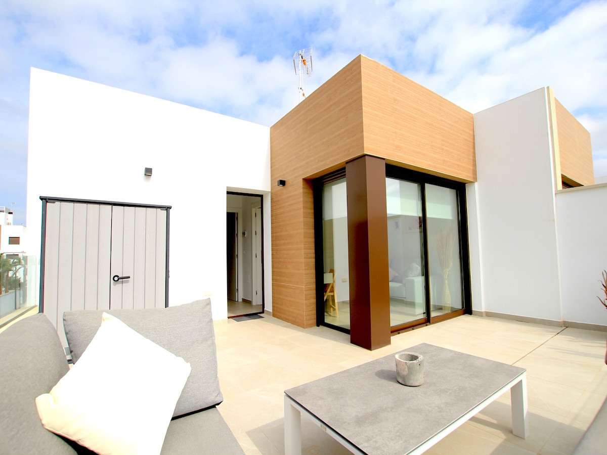 Sold - 3 Bedroom 4 Bathroom House - Detached Villa in Algorfa - Algorfa Centro  - Alicante