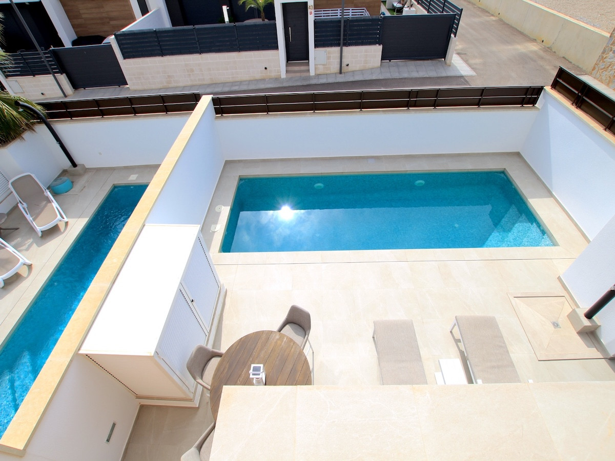 Sold - 3 Bedroom 4 Bathroom House - Detached Villa in Algorfa - Algorfa Centro  - Alicante