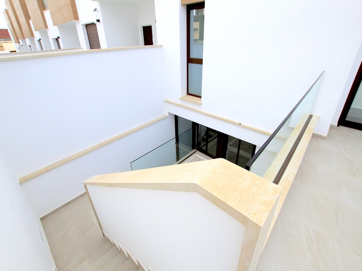 Sold - 3 Bedroom 4 Bathroom House - Detached Villa in Algorfa - Algorfa Centro  - Alicante