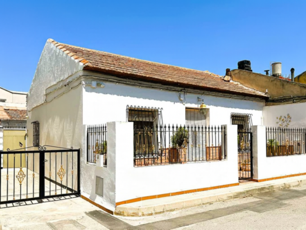 3 bed 2 bath Traditional Village House in El Mudamiento
