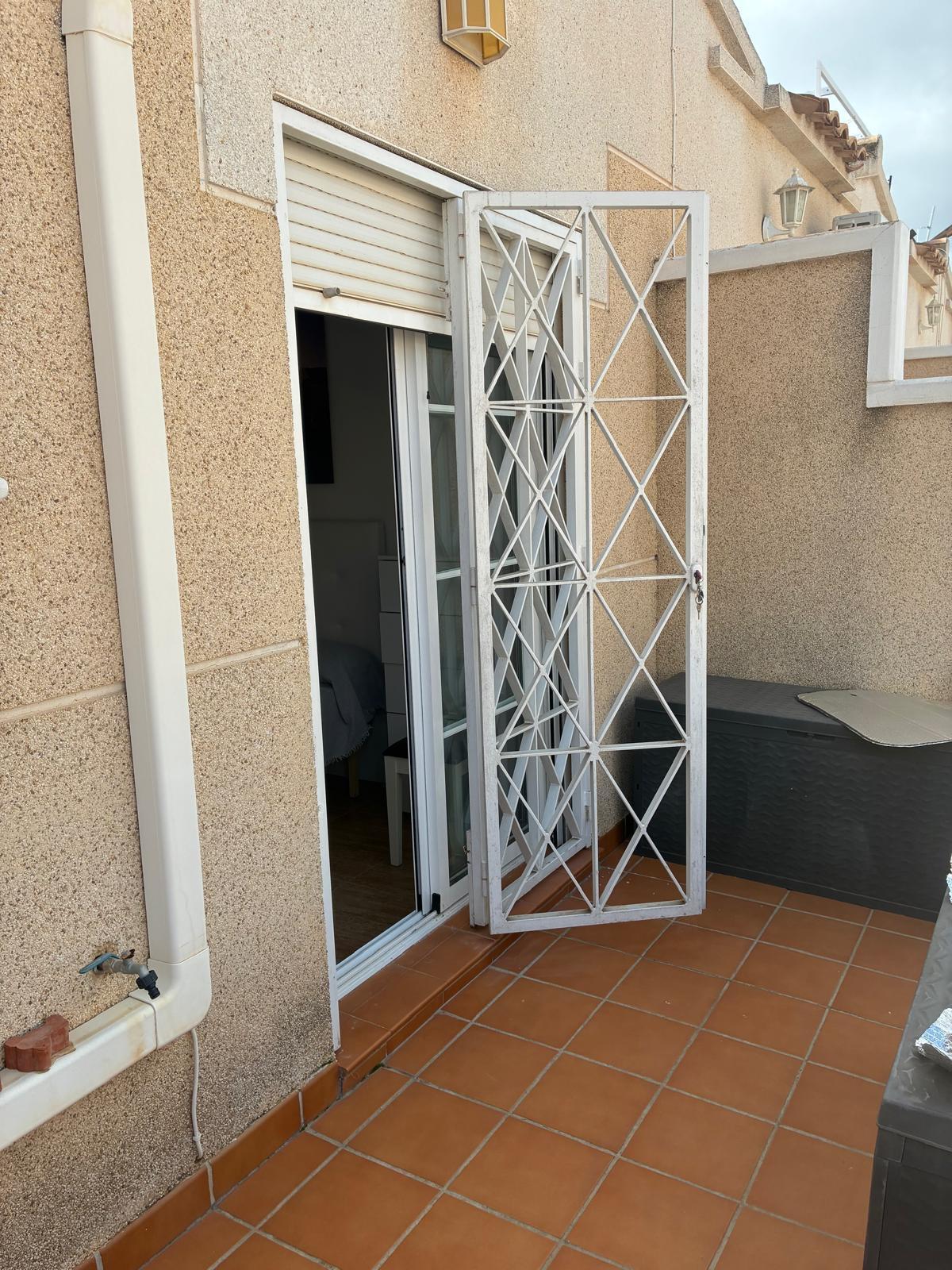 For sale - 2 Bedroom 1 Bathroom Bungalow in Orihuela Costa - Los Almendros-la Florida  - Alicante