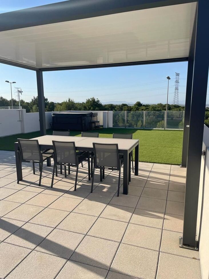 For sale - 3 Bedroom 2 Bathroom Villa in Villamartin - Costa Blanca  - Alicante