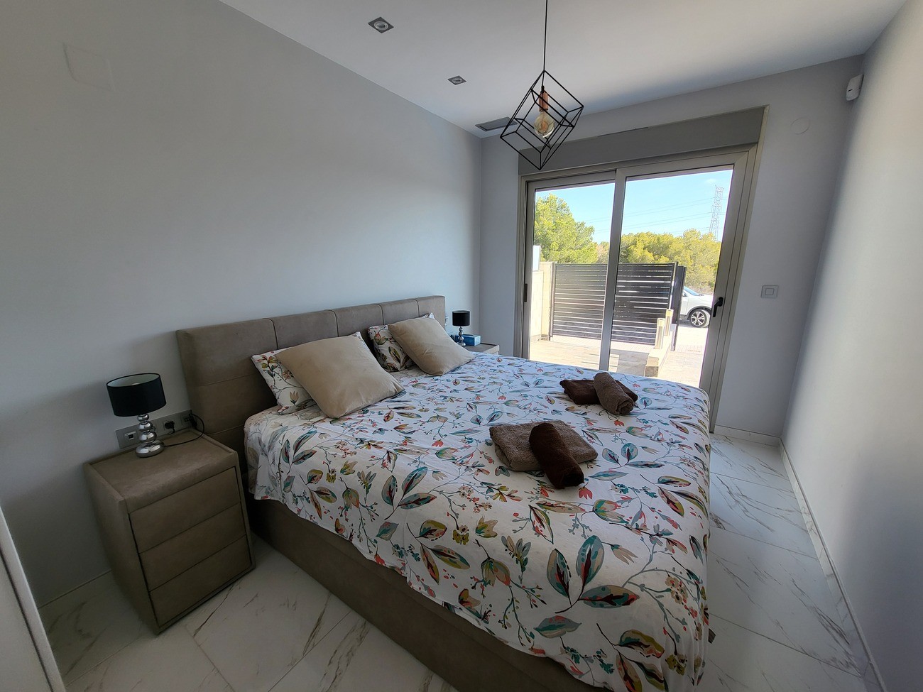 For sale - 3 Bedroom 2 Bathroom Villa in Villamartin - Costa Blanca  - Alicante