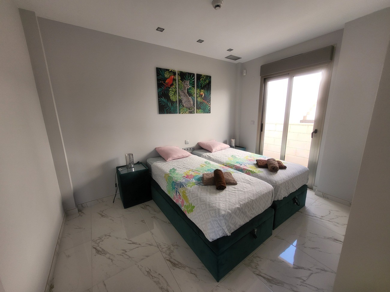 For sale - 3 Bedroom 2 Bathroom Villa in Villamartin - Costa Blanca  - Alicante