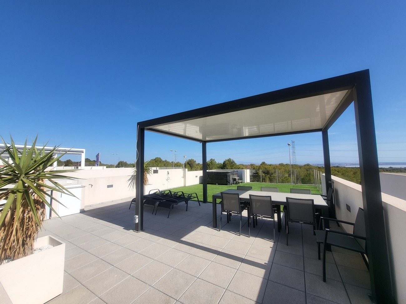 For sale - 3 Bedroom 2 Bathroom Villa in Villamartin - Costa Blanca  - Alicante