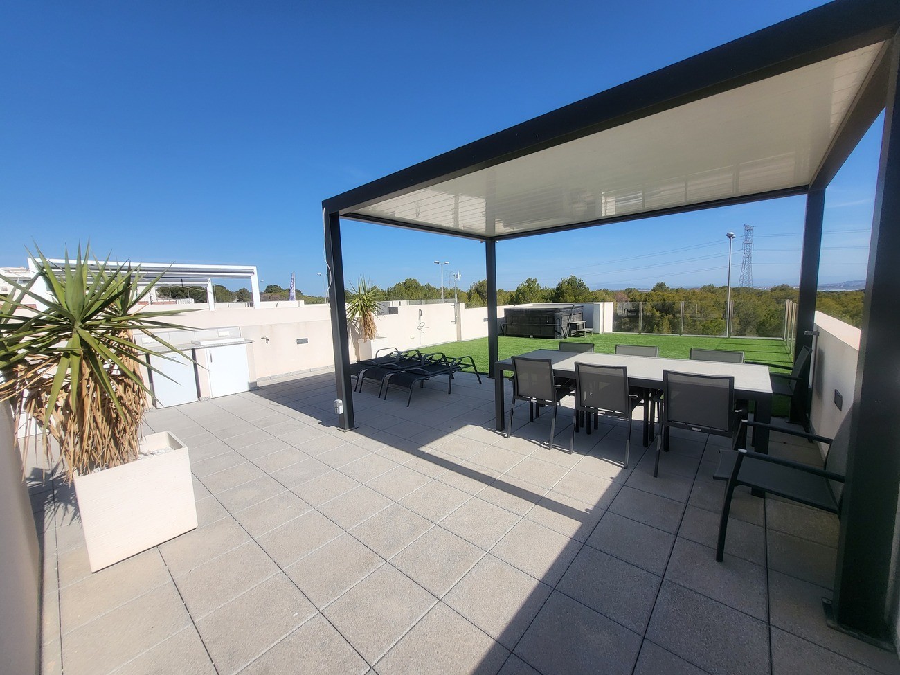 For sale - 3 Bedroom 2 Bathroom Villa in Villamartin - Costa Blanca  - Alicante