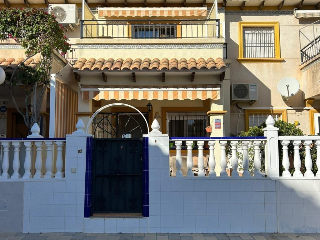 2 Bedroom 1 Bathroom Duplex in Orihuela Costa