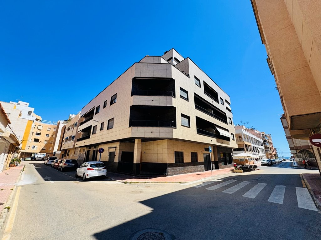For sale - 2 Bedroom 1 Bathroom Apartment in La Mata - Costa Blanca  - Alicante