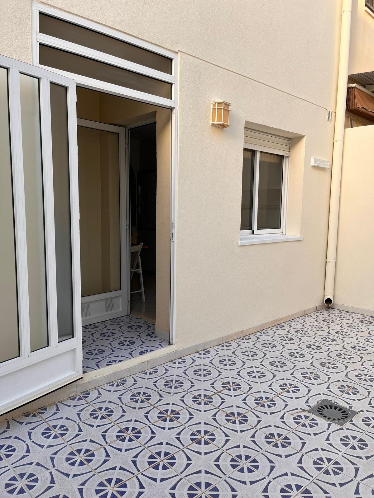 For sale - 3 Bedroom 2 Bathroom Town House in Orihuela Costa - Campoamor  - Alicante
