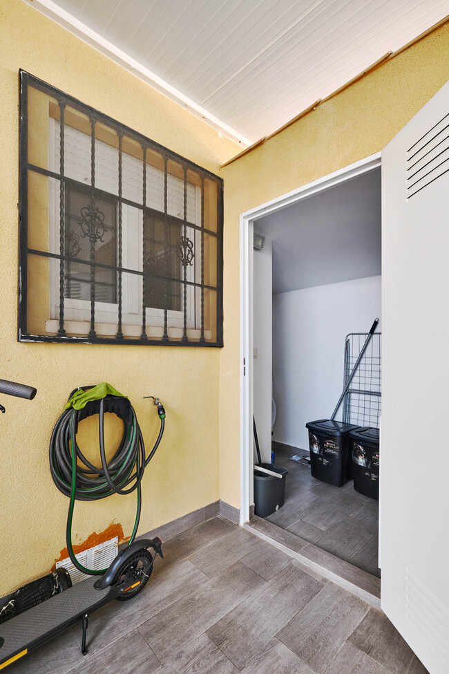 For sale - 3 Bedroom 1 Bathroom Semi Detached in Guardamar del Segura - El Raso  - Alicante