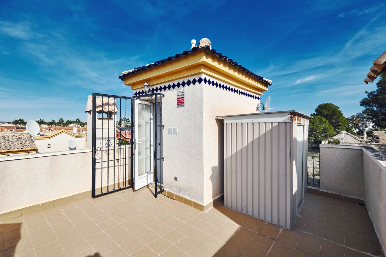 For sale - 3 Bedroom 1 Bathroom Semi Detached in Guardamar del Segura - El Raso  - Alicante