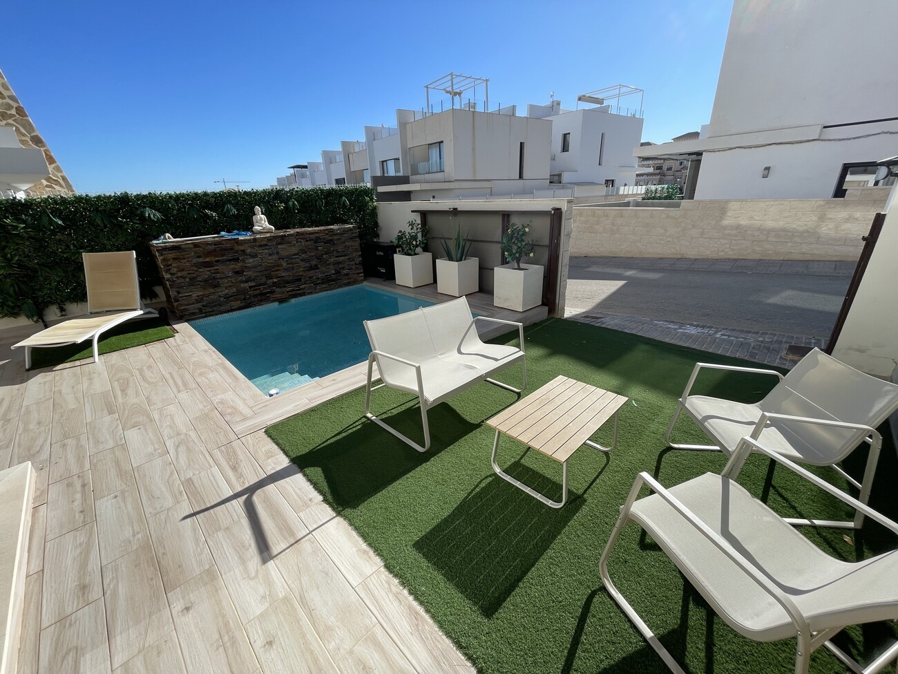 For sale - 2 Bedroom 1 Bathroom Semi Detached in Villamartin -  - Alicante