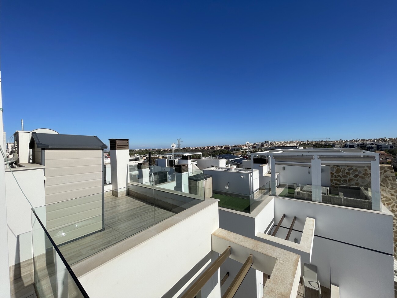 For sale - 2 Bedroom 1 Bathroom Semi Detached in Villamartin -  - Alicante