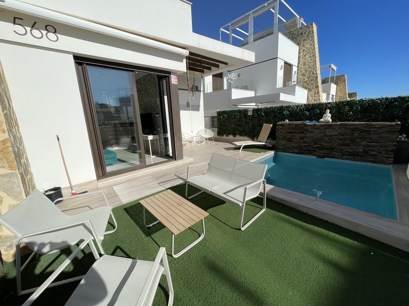 For sale - 2 Bedroom 1 Bathroom Semi Detached in Villamartin -  - Alicante