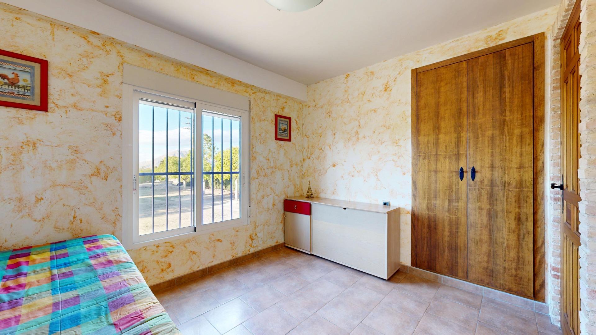 For sale - 4 Bedroom 1 Bathroom Villa in Orihuela - Orihuela  - Alicante