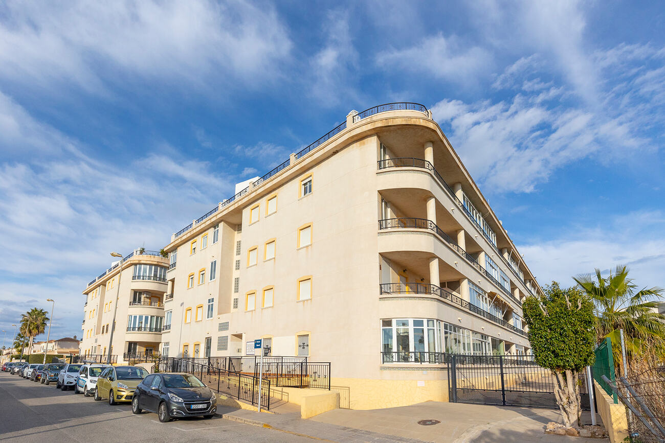 For sale - 2 Bedroom 1 Bathroom Apartment in Orihuela Costa - Playa Flamenca  - Alicante