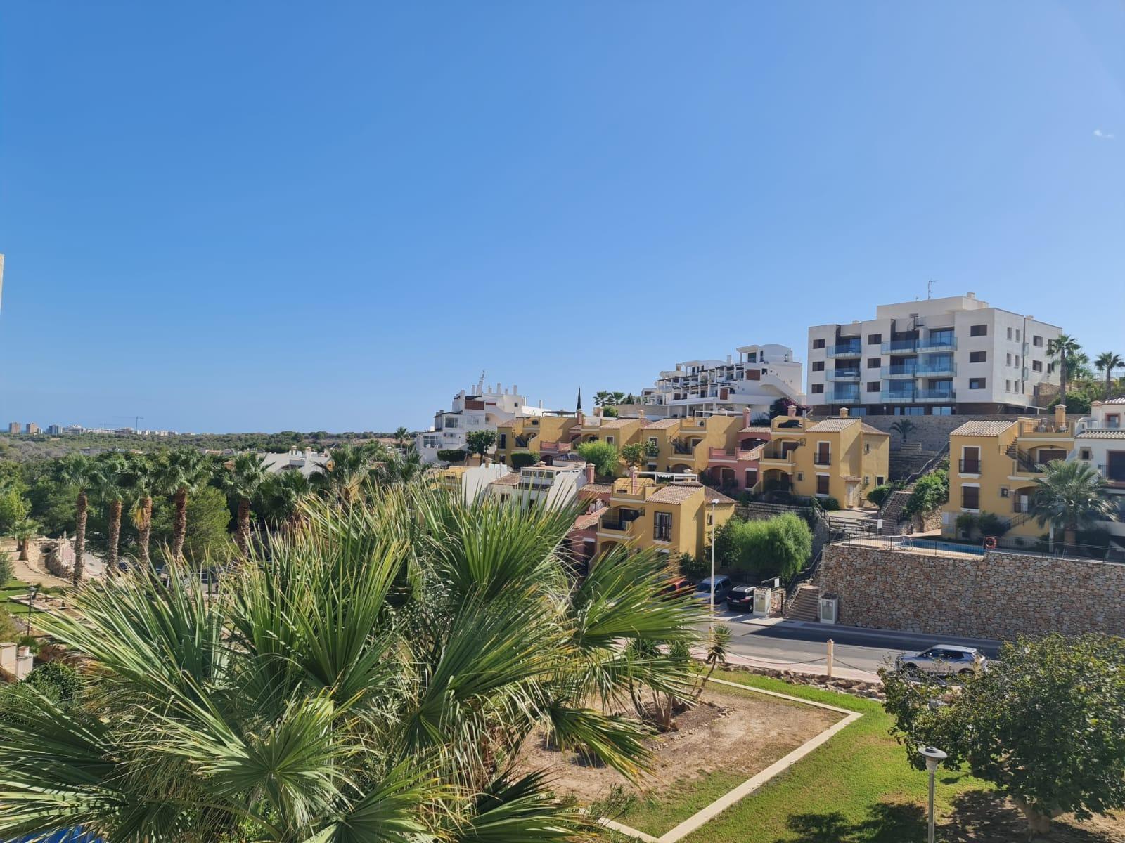 For sale - 3 Bedroom 2 Bathroom Villa in Orihuela Costa - Lomas De Campoamor-las Ramblas  - Alicante