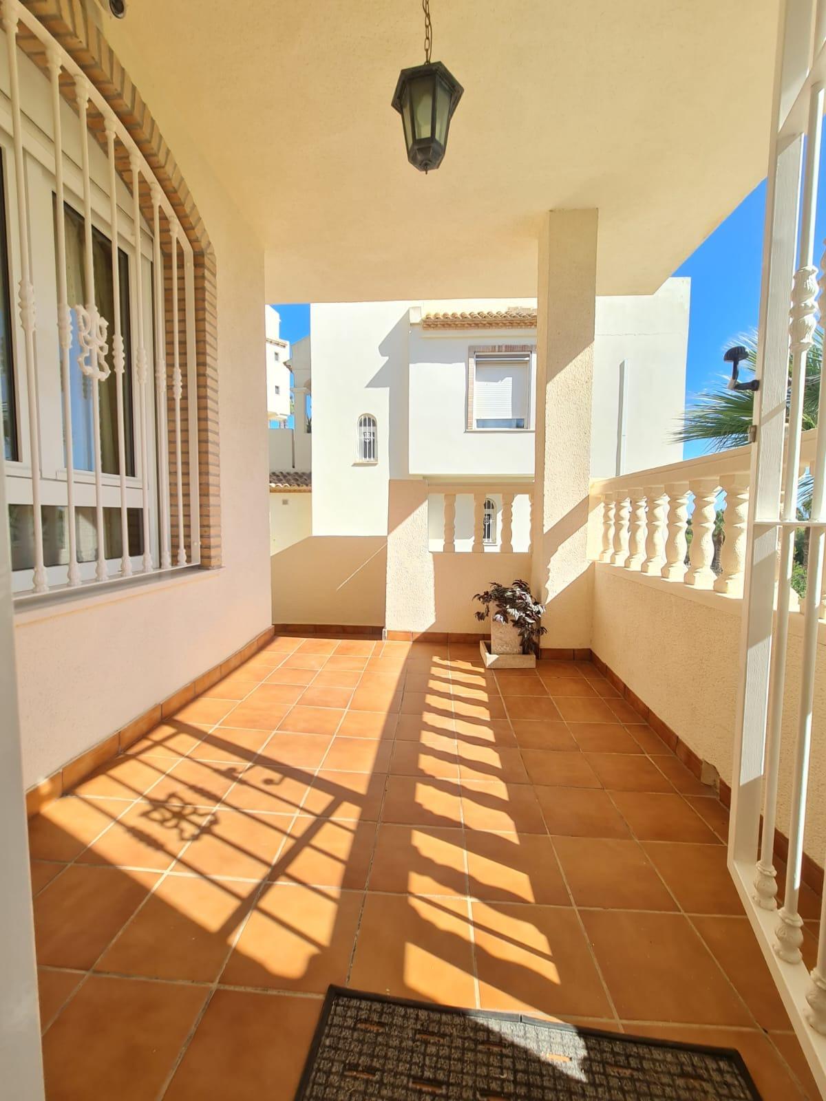 For sale - 3 Bedroom 2 Bathroom Villa in Orihuela Costa - Lomas De Campoamor-las Ramblas  - Alicante