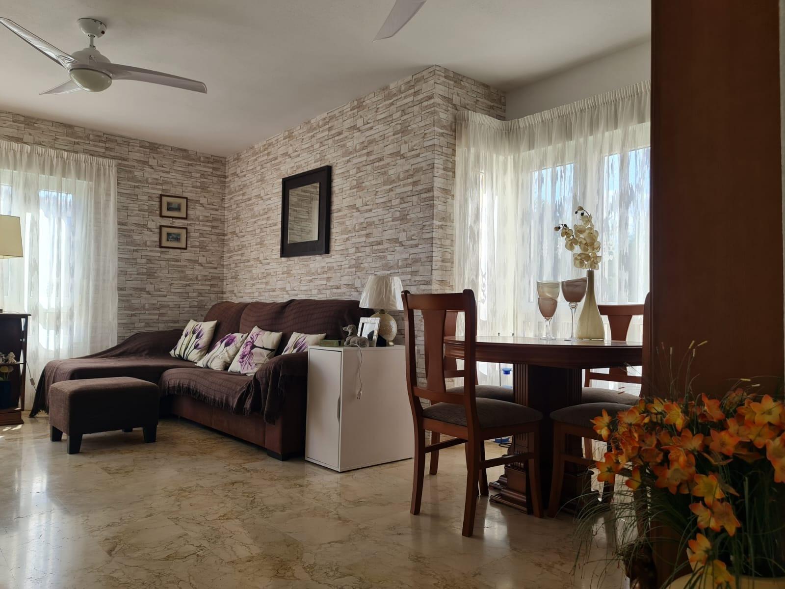 For sale - 3 Bedroom 2 Bathroom Villa in Orihuela Costa - Lomas De Campoamor-las Ramblas  - Alicante