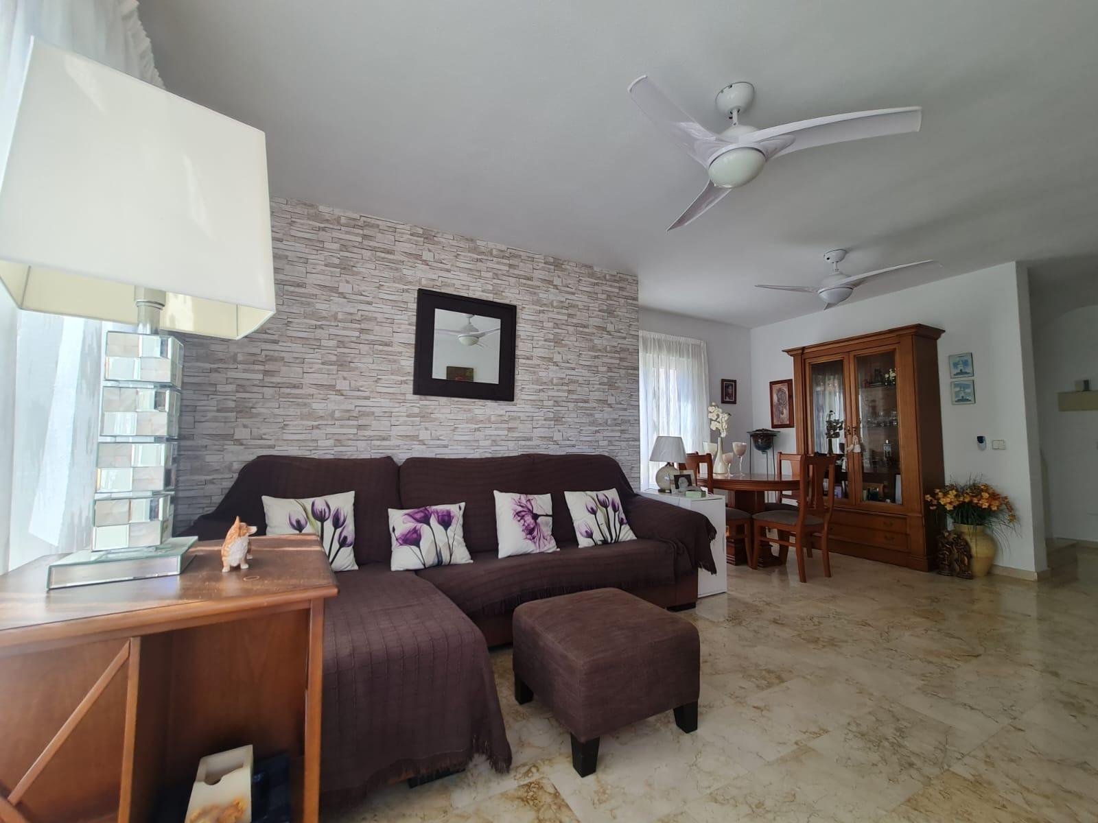 For sale - 3 Bedroom 2 Bathroom Villa in Orihuela Costa - Lomas De Campoamor-las Ramblas  - Alicante