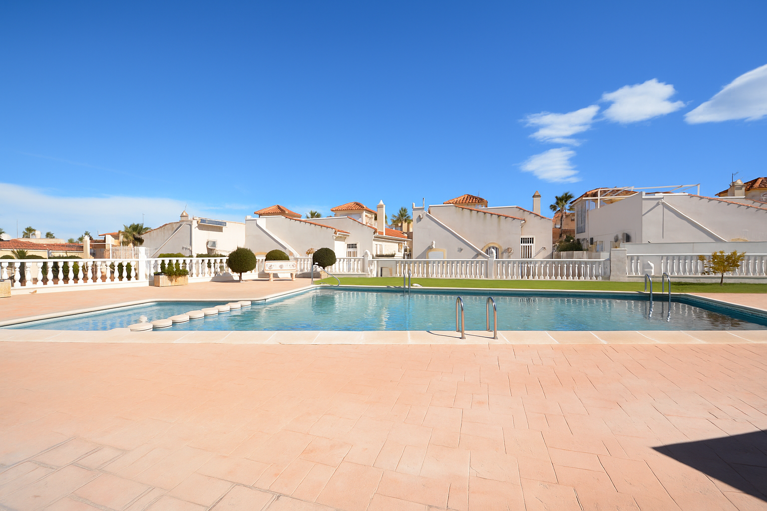 For sale - 2 Bedroom 1 Bathroom Villa in Algorfa - Inland  - Alicante