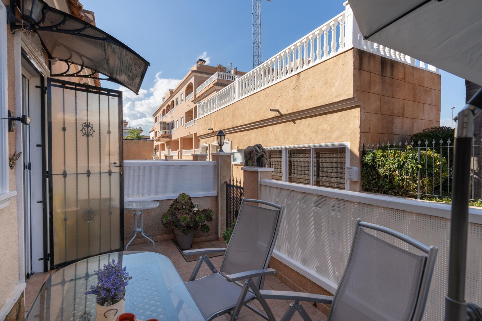 For sale - 2 Bedroom 2 Bathroom Town House in Orihuela Costa - Los Dolses  - Alicante