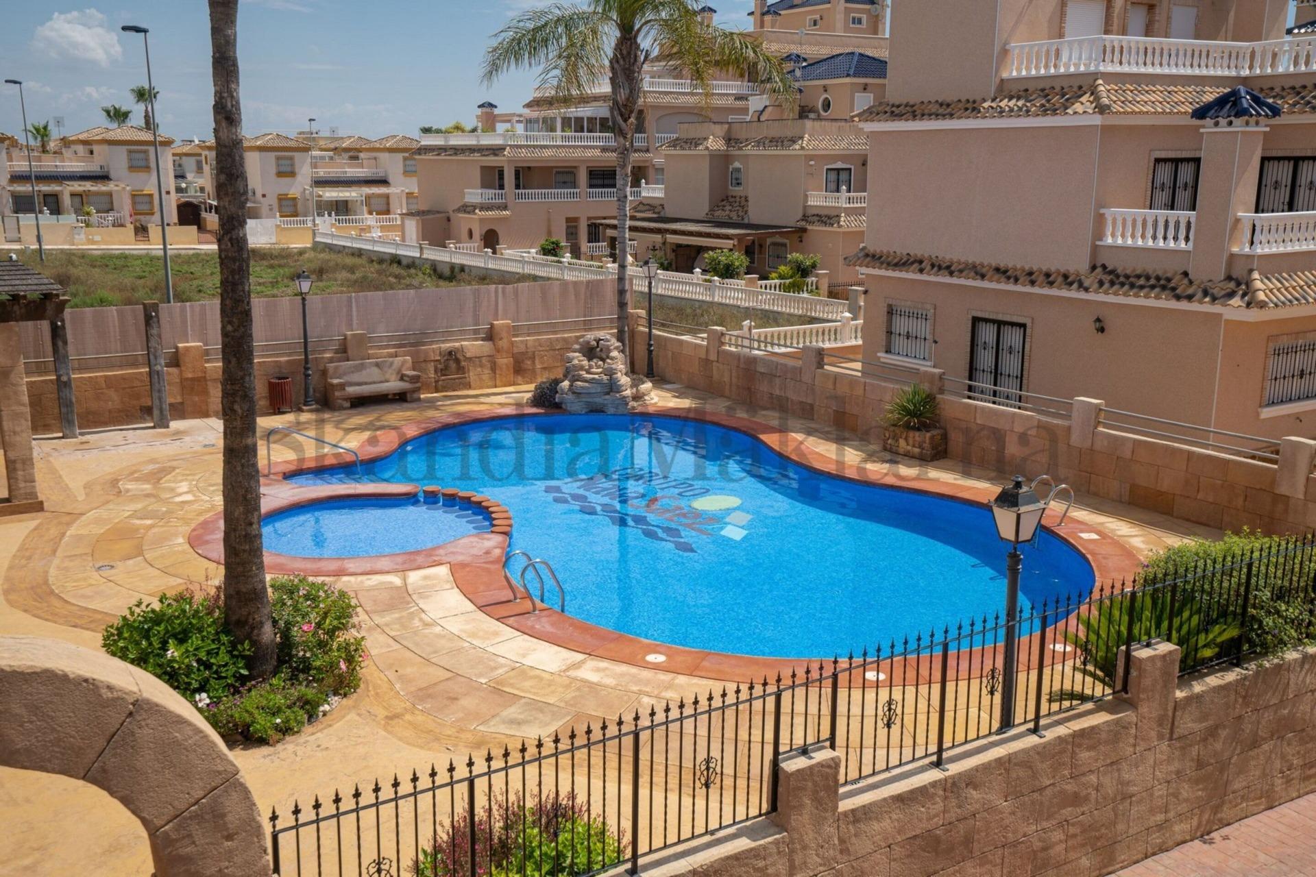 For sale - 2 Bedroom 2 Bathroom Town House in Orihuela Costa - Los Dolses  - Alicante