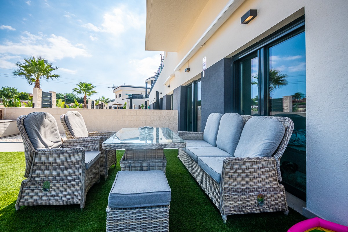 For sale - 2 Bedroom 1 Bathroom Apartment in Algorfa - Inland  - Alicante