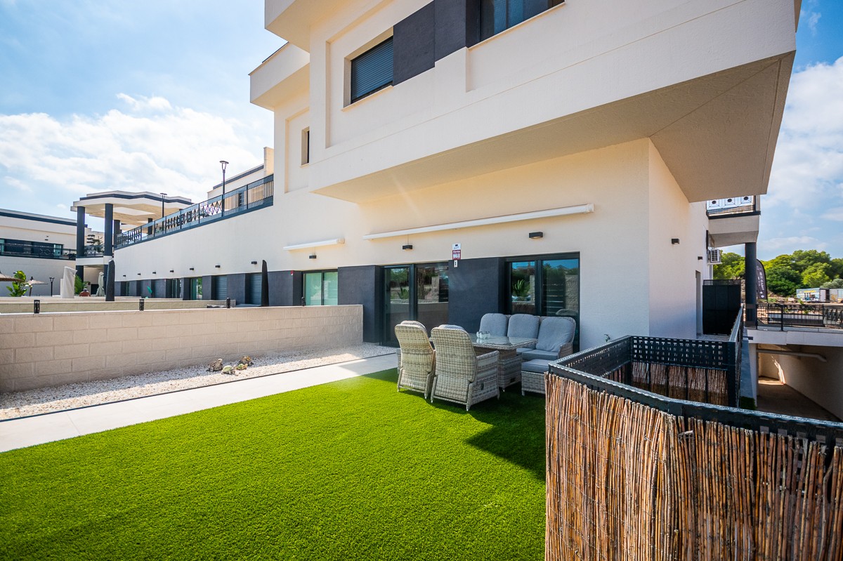 For sale - 2 Bedroom 1 Bathroom Apartment in Algorfa - Inland  - Alicante