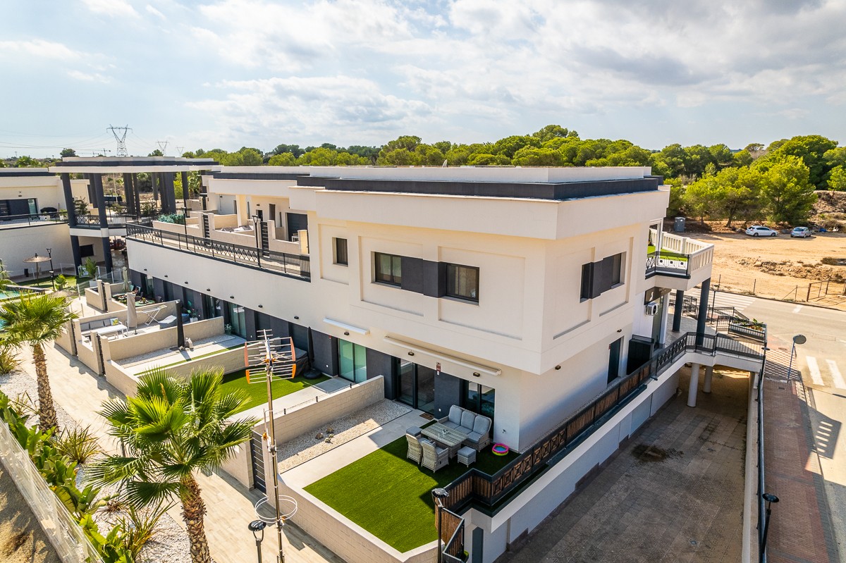 For sale - 2 Bedroom 1 Bathroom Apartment in Algorfa - Inland  - Alicante