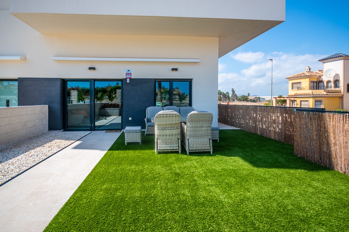 For sale - 2 Bedroom 1 Bathroom Apartment in Algorfa - Inland  - Alicante