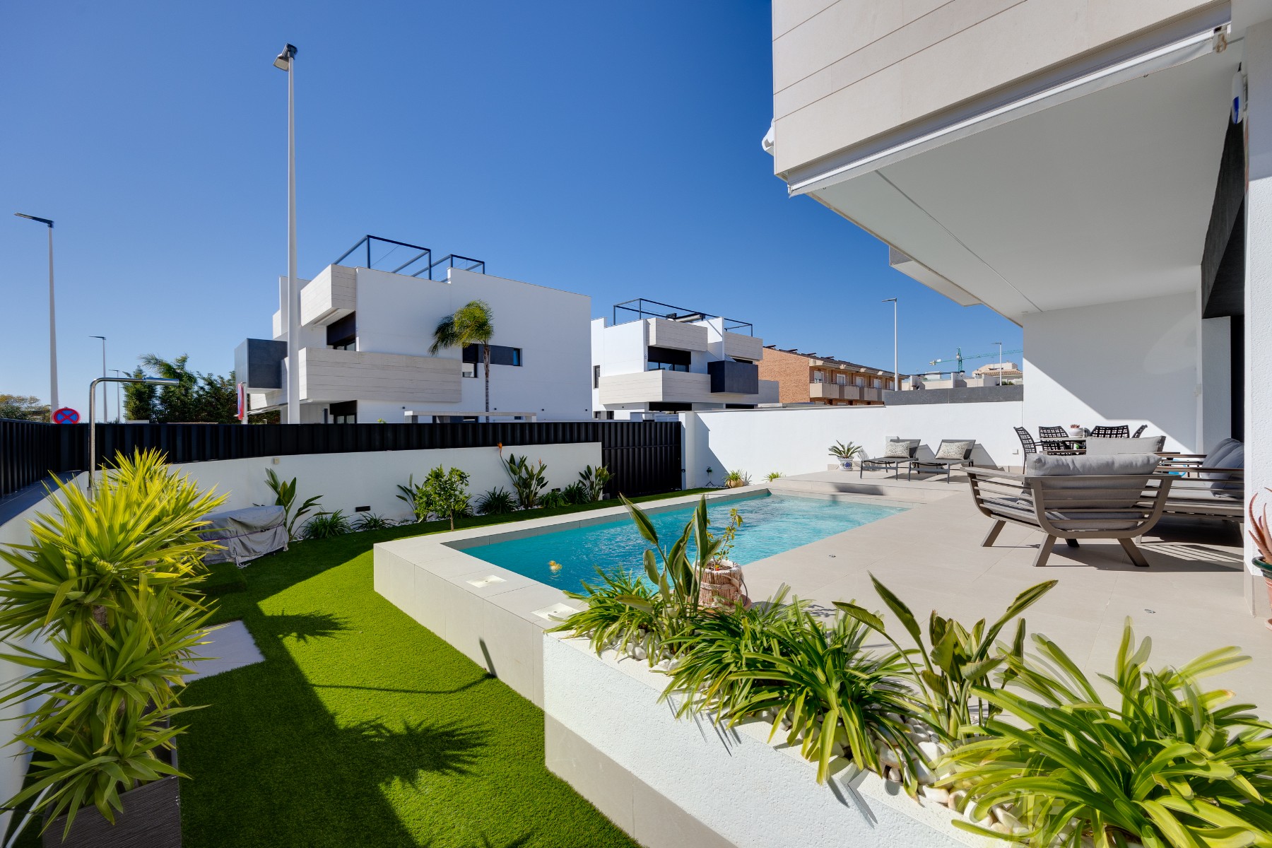 For sale - 3 Bedroom 2 Bathroom Bungalow in Pilar de La Horadada - Costa Blanca  - Alicante