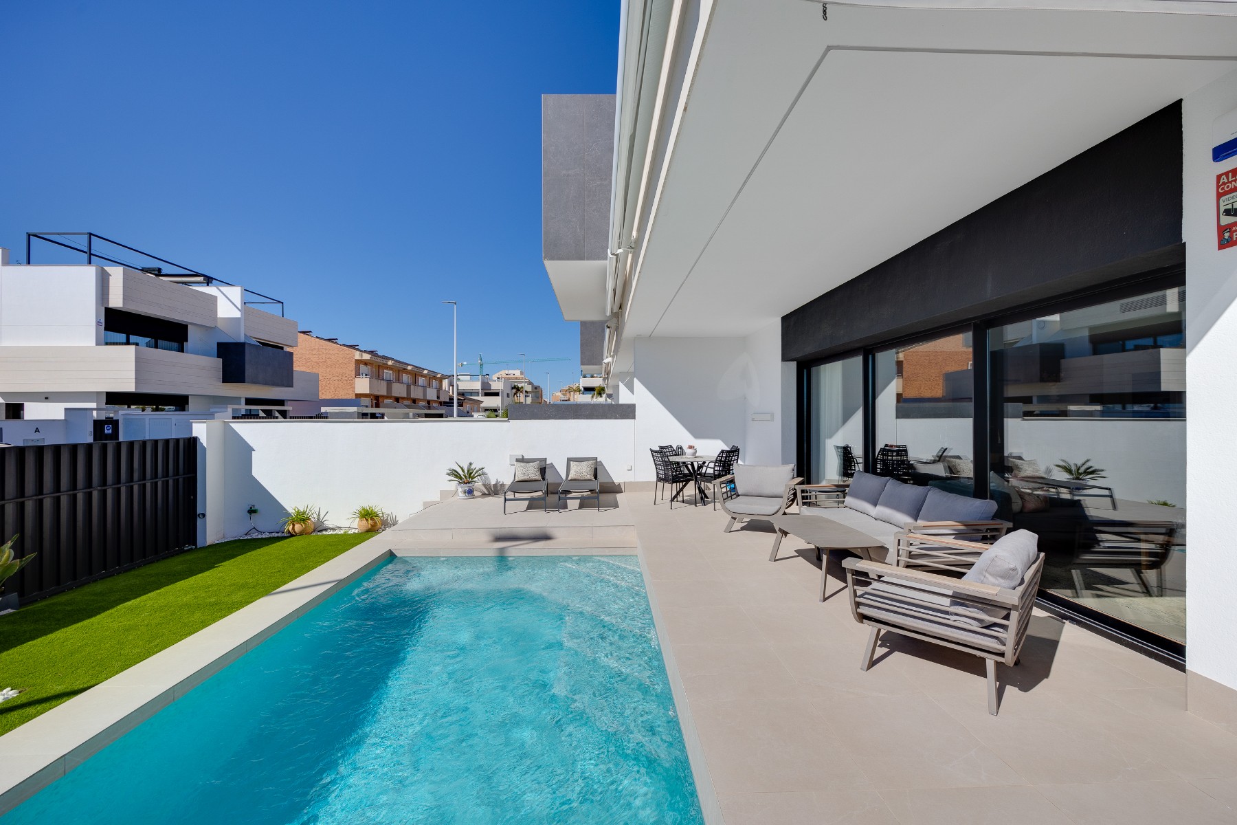 For sale - 3 Bedroom 2 Bathroom Bungalow in Pilar de La Horadada - Costa Blanca  - Alicante