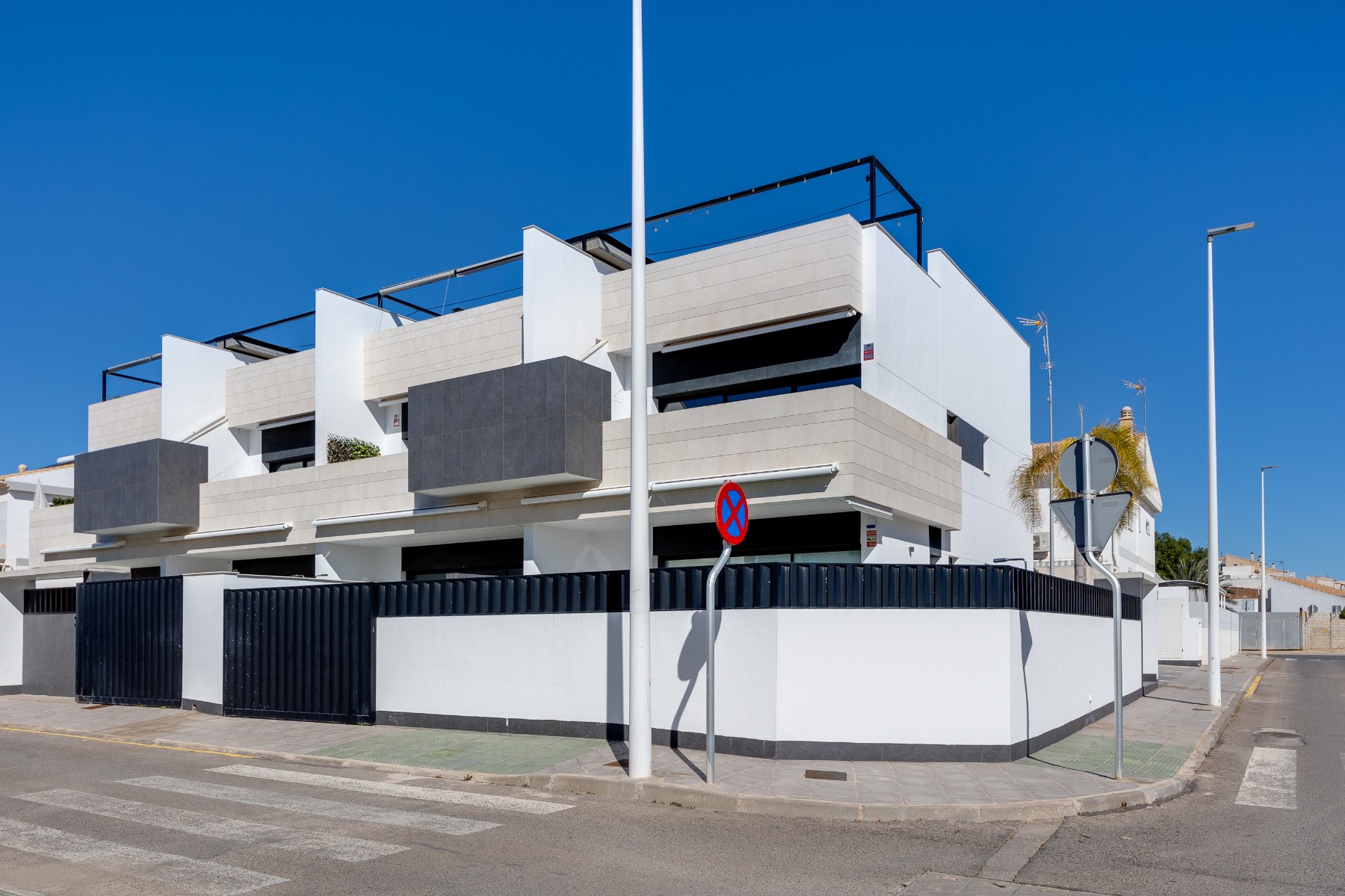 For sale - 3 Bedroom 2 Bathroom Bungalow in Pilar de La Horadada - Costa Blanca  - Alicante