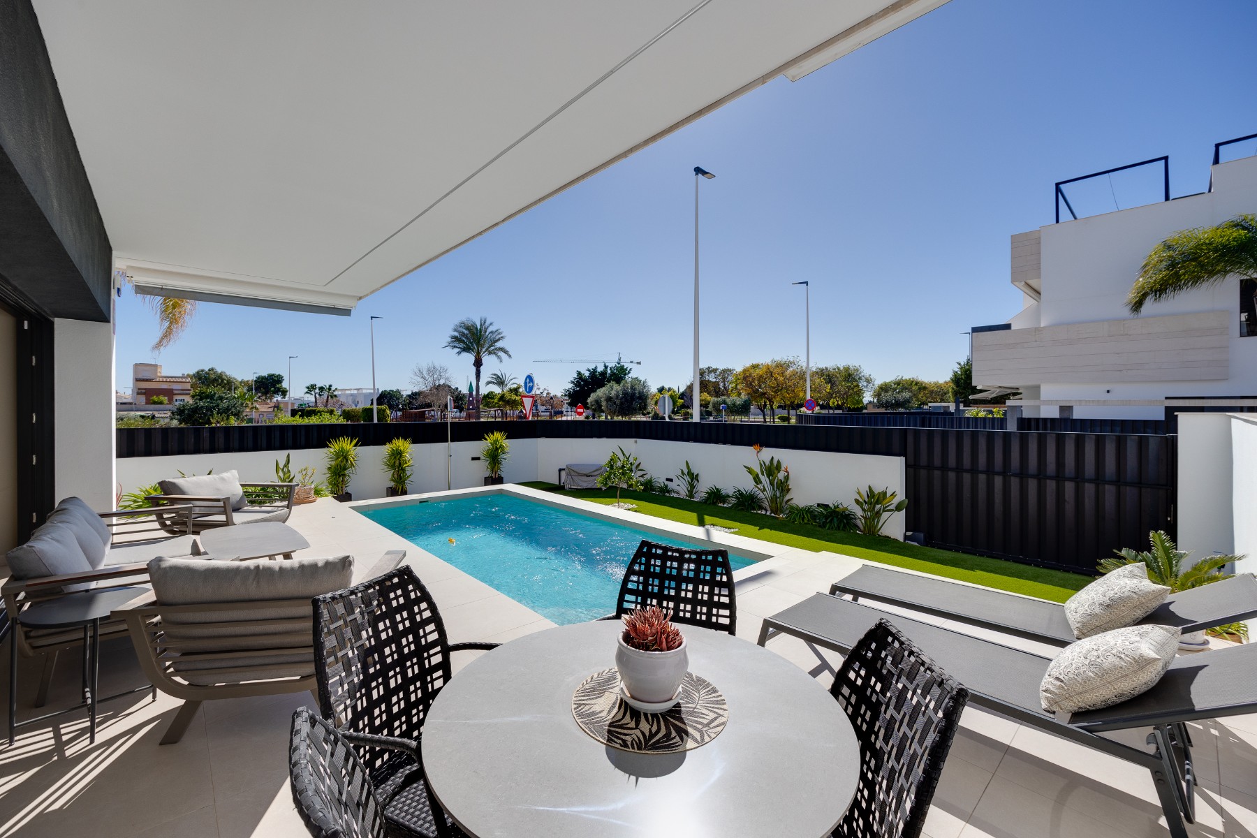 For sale - 3 Bedroom 2 Bathroom Bungalow in Pilar de La Horadada - Costa Blanca  - Alicante