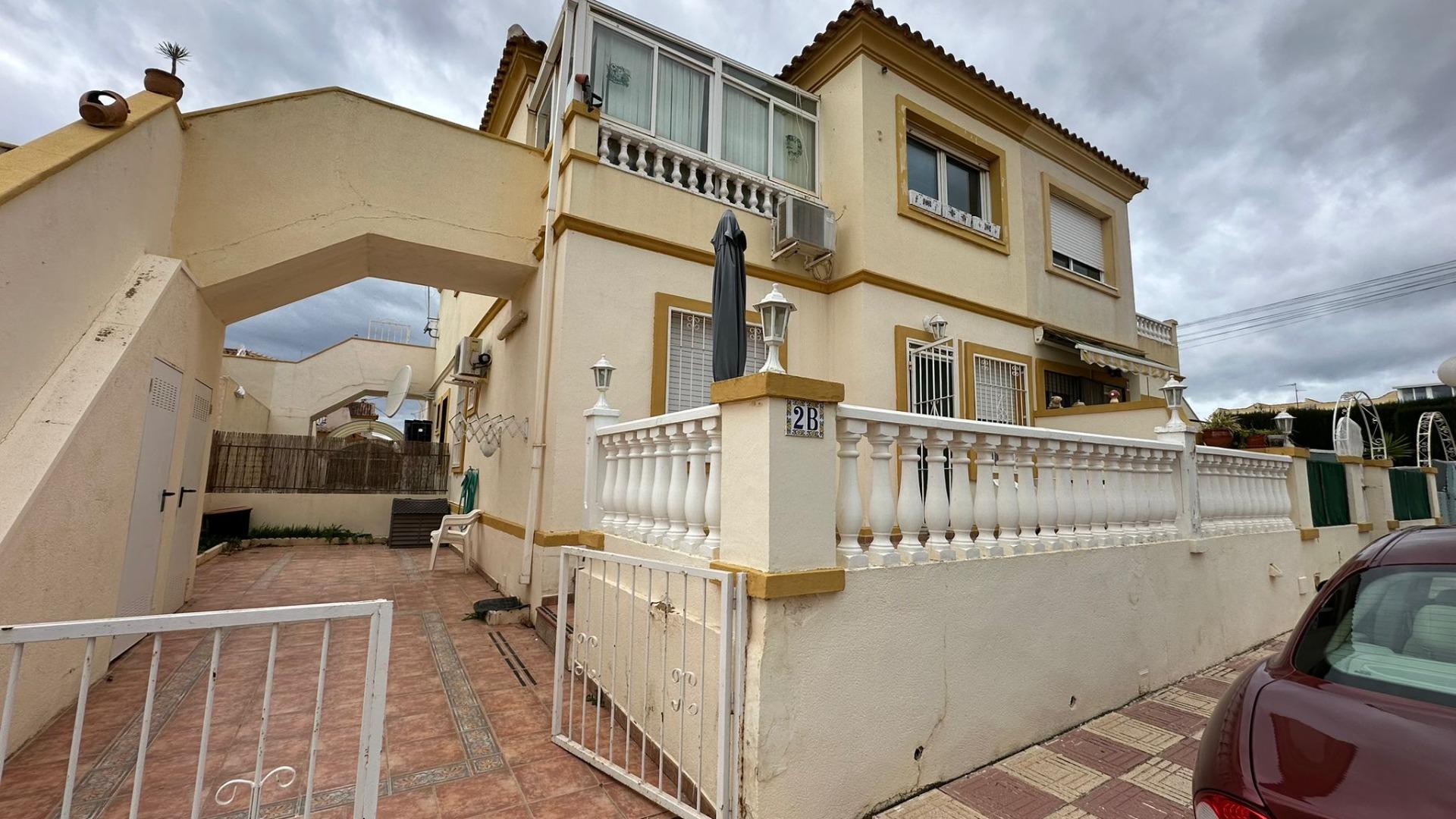 For sale - 2 Bedroom 1 Bathroom Bungalow in Orihuela Costa - Los Almendros-la Florida  - Alicante